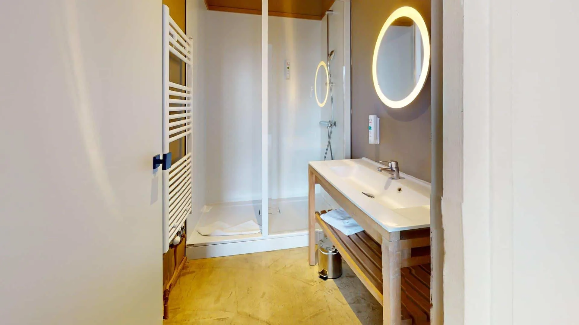 Salle de bains de la chambre Double, vue d'ensemble